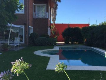 Casa 6 ambientes en venta en Florencio Varela