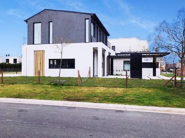 Venta Casa Sustentable en Puertos - Barrio Araucaria