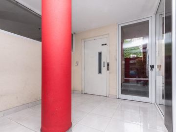 Departamento  de 2 ambientes con cochera en Remedios De Escalada