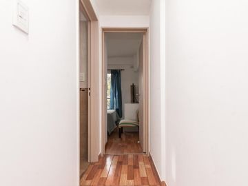 Departamento  de 2 ambientes con cochera en Remedios De Escalada