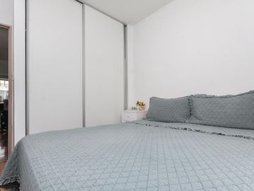 Departamento  de 2 ambientes con cochera en Remedios De Escalada