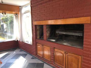 Casa - Martinez-pileta-quincho-Venta-5 ambientes-ascensor-garage-cochera-parque
