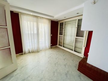 Casa - Martinez-pileta-quincho-Venta-5 ambientes-ascensor-garage-cochera-parque