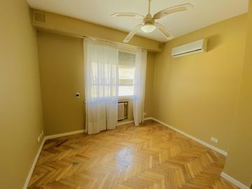 Casa - Martinez-pileta-quincho-Venta-5 ambientes-ascensor-garage-cochera-parque