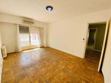 Casa - Martinez-pileta-quincho-Venta-5 ambientes-ascensor-garage-cochera-parque