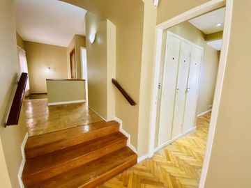 Casa - Martinez-pileta-quincho-Venta-5 ambientes-ascensor-garage-cochera-parque