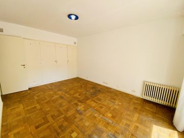 Casa - Martinez-pileta-quincho-Venta-5 ambientes-ascensor-garage-cochera-parque