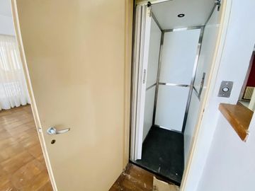 Casa - Martinez-pileta-quincho-Venta-5 ambientes-ascensor-garage-cochera-parque