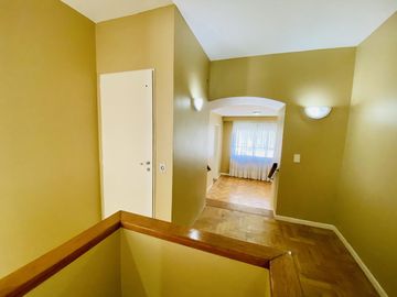 Casa - Martinez-pileta-quincho-Venta-5 ambientes-ascensor-garage-cochera-parque