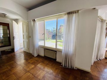 Casa - Martinez-pileta-quincho-Venta-5 ambientes-ascensor-garage-cochera-parque