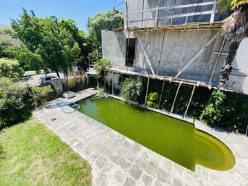 Casa - Martinez-pileta-quincho-Venta-5 ambientes-ascensor-garage-cochera-parque