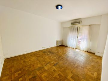 Casa - Martinez-pileta-quincho-Venta-5 ambientes-ascensor-garage-cochera-parque