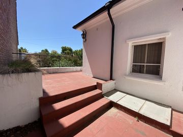 Casa - Martinez-pileta-quincho-Venta-5 ambientes-ascensor-garage-cochera-parque