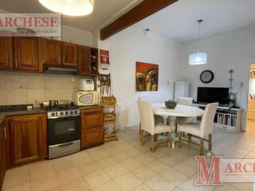 Casa 4 ambientes en venta en Castelar