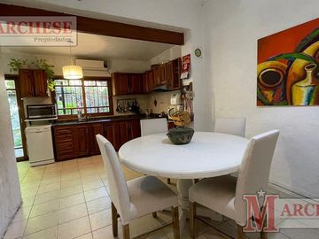 Casa 4 ambientes en venta en Castelar