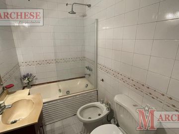 Casa 4 ambientes en venta en Castelar