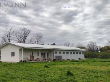 Quinta con emprendimiento Comercial (Pensionado de Mascotas) - Apto Crédito - RETASADO | Mallmann Propiedades