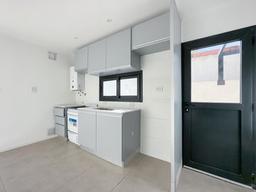 Casa 2 dormitorios con jardin y pileta. A Estrenar. Financiacion  en pesos.