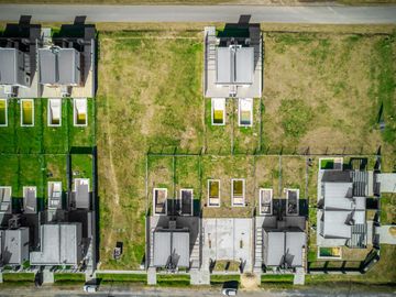Casa 2 dormitorios con jardin y pileta. A Estrenar. Financiacion  en pesos.