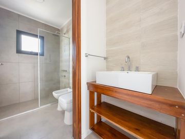 Casa 2 dormitorios con jardin y pileta. A Estrenar. Financiacion  en pesos.