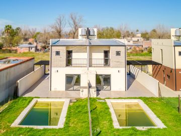 Casa 2 dormitorios con jardin y pileta. A Estrenar. Financiacion  en pesos.