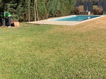 Casa en alquiler temporal desde octubre. No fracciona. 3 dormitorios, parrilla y piscina. Impecable.