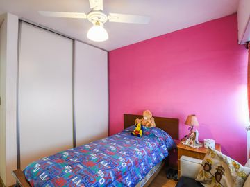 Casa en venta de 2 dormitorios mas comodín con cochera en Fisherton, Rosario. Permuta por Depto