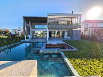 Casa en venta en Barrio Virazon al lago, Nordelta, Tigre