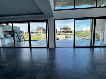 Casa en venta en Barrio Virazon al lago, Nordelta, Tigre