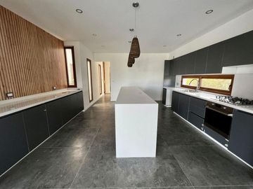 Casa en venta en Barrio Virazon al lago, Nordelta, Tigre