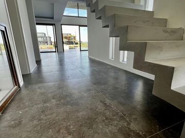 Casa en venta en Barrio Virazon al lago, Nordelta, Tigre