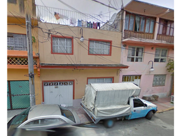 VENDO CASA EN VASCO DE QUIROGA, GUSTAVO A. MADERO JUNTO A PLAZA ORIENTE