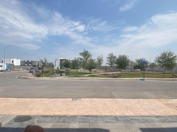 CASA EN VENTA EN CAMPIÑA CORDOVESA FRACC. SENDEROS TORREON COAH.