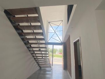CASA EN VENTA EN CAMPIÑA CORDOVESA FRACC. SENDEROS TORREON COAH.