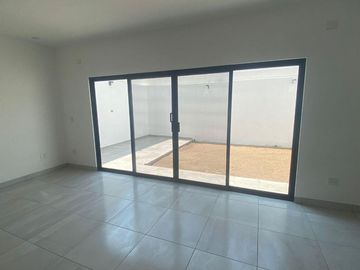 CASA EN VENTA EN CAMPIÑA CORDOVESA FRACC. SENDEROS TORREON COAH.