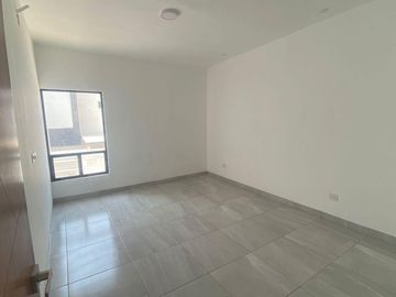 CASA EN VENTA EN CAMPIÑA CORDOVESA FRACC. SENDEROS TORREON COAH.