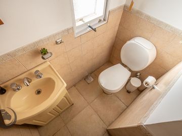 Casa en Barrio privado digna de ver luminosa, pileta, cocheras, 3dorm 5amb 2baños toilette lavadero
