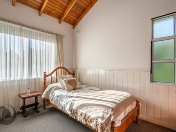 Casa en Barrio privado digna de ver luminosa, pileta, cocheras, 3dorm 5amb 2baños toilette lavadero