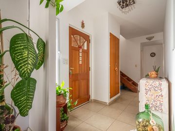 Casa en Barrio privado digna de ver luminosa, pileta, cocheras, 3dorm 5amb 2baños toilette lavadero
