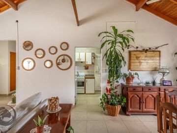Casa en Barrio privado digna de ver luminosa, pileta, cocheras, 3dorm 5amb 2baños toilette lavadero