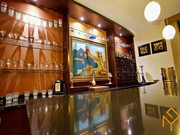 Casas en Venta en Zotogrande gran jardin y acabados de lujo.
