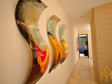 Casas en Venta en Zotogrande gran jardin y acabados de lujo.