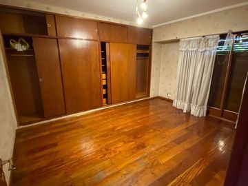 Casa 5 ambientes en venta en Haedo