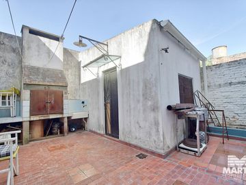 Casa 3 ambientes con dos departamento y lote lindero  de 10x20 - San Fernando