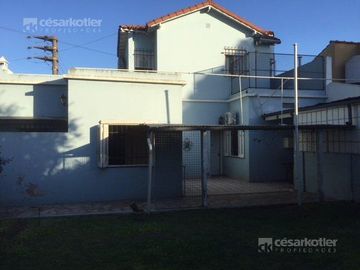 Chalet en 2 plantas c/ parque y Local en esquina