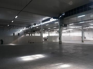 Planta industrial de 13745 m2 cub, en Moreno