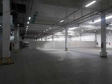 Planta industrial de 13745 m2 cub, en Moreno