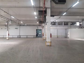 Planta industrial de 13745 m2 cub, en Moreno