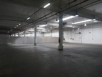 Planta industrial de 13745 m2 cub, en Moreno