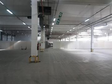 Planta industrial de 13745 m2 cub, en Moreno